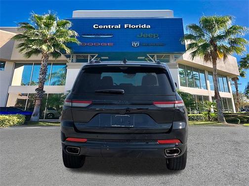 2025 Jeep Grand Cherokee Summit