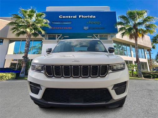 2023 Jeep Grand Cherokee Laredo