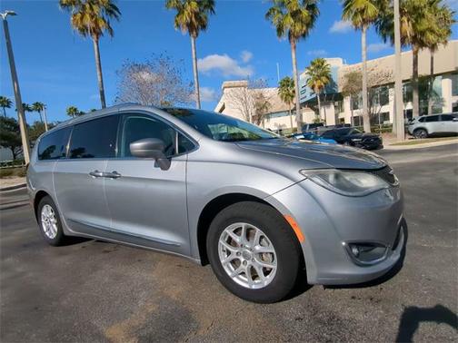 2020 Chrysler Pacifica Touring L