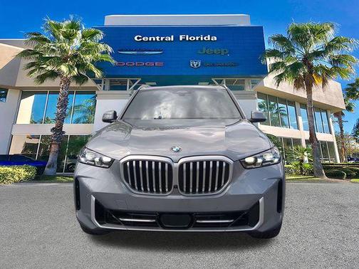 Gray Metallic 2024 BMW X5 sDrive40i