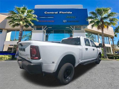 2025 RAM 3500 Tradesman Crew Cab 4x4 8' Box