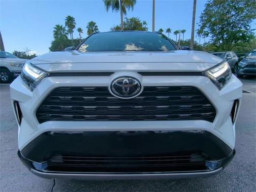 2025 Toyota RAV4 Hybrid SE