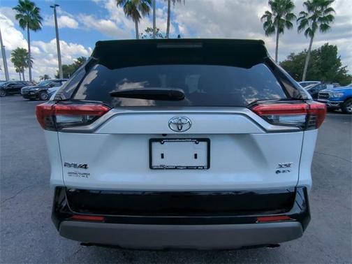 2025 Toyota RAV4 Hybrid SE