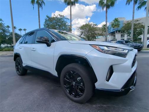2025 Toyota RAV4 Hybrid SE