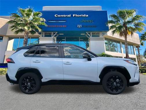2025 Toyota RAV4 Hybrid SE