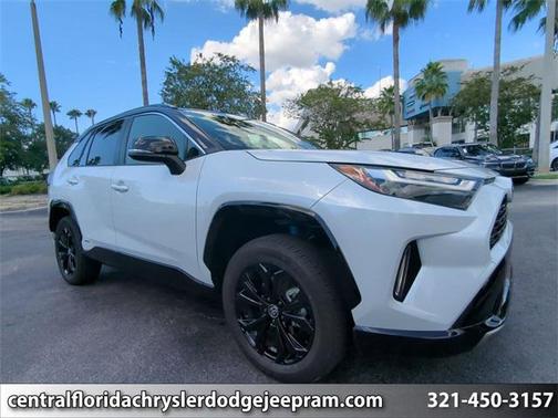 2025 Toyota RAV4 Hybrid SE