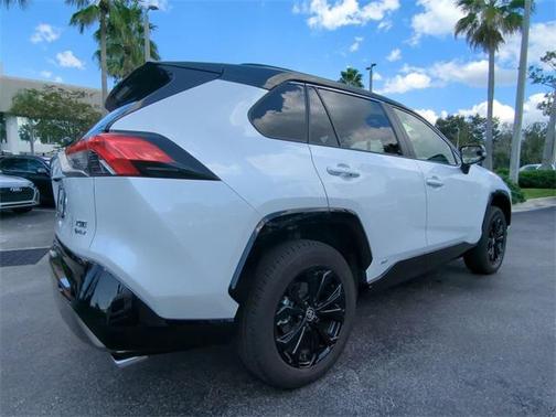 2025 Toyota RAV4 Hybrid SE