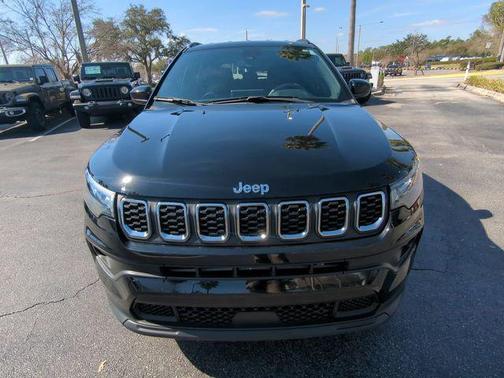 2024 Jeep Compass Latitude Lux