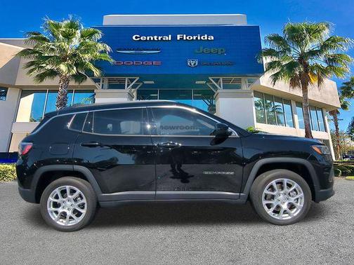 2024 Jeep Compass Latitude Lux