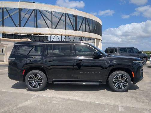 2026 Jeep Grand Wagoneer 4x2