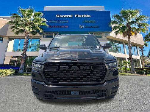 Diamond Black Crystal Pearlcoat 2026 RAM 1500 Express