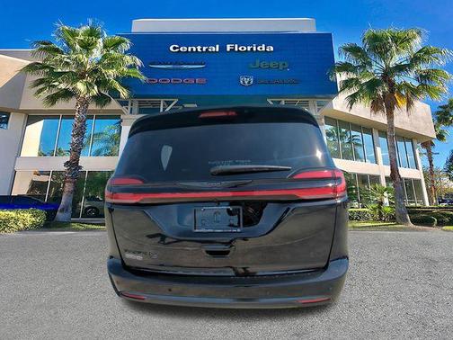2026 Chrysler Pacifica L