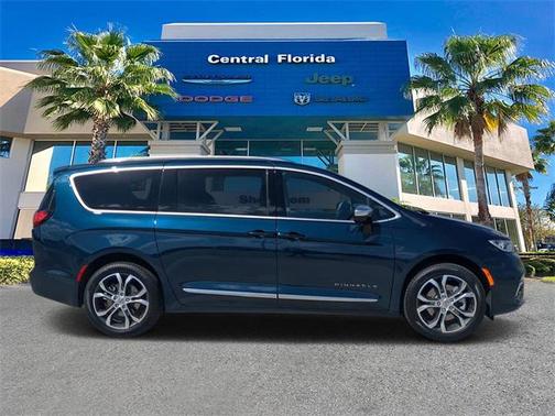 2025 Chrysler Pacifica L