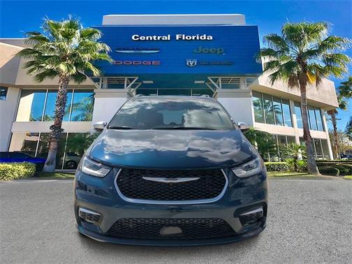 2025 Chrysler Pacifica L