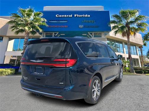 2025 Chrysler Pacifica L