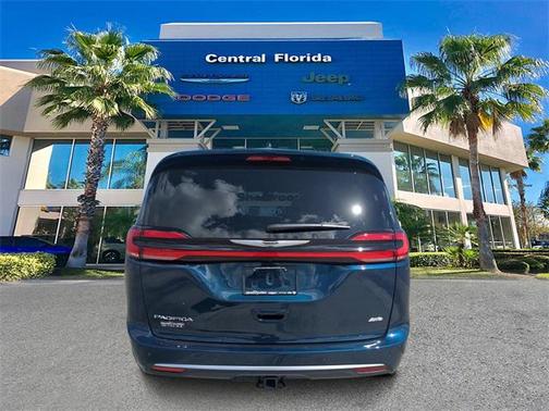 2025 Chrysler Pacifica L