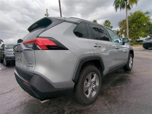 2024 Toyota RAV4 Hybrid XLE
