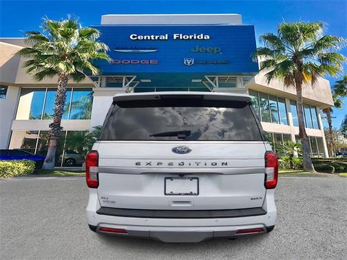 2023 Ford Expedition Max XLT