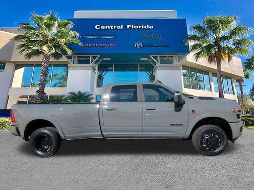 2026 RAM 3500 Limited Crew Cab 4x4 8' Box