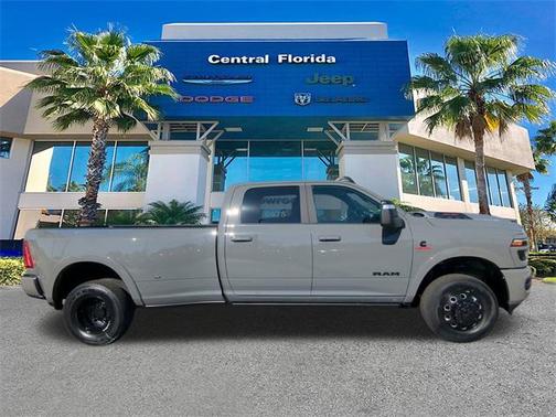 2026 RAM 3500 Limited Crew Cab 4x4 8' Box