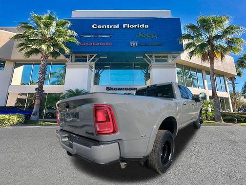 2026 RAM 3500 Limited Crew Cab 4x4 8' Box