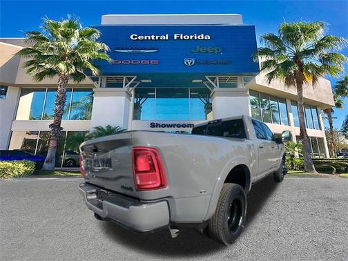 2026 RAM 3500 Limited Crew Cab 4x4 8' Box