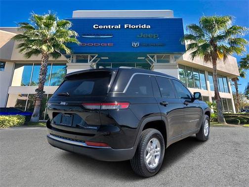 2025 Jeep Grand Cherokee Laredo