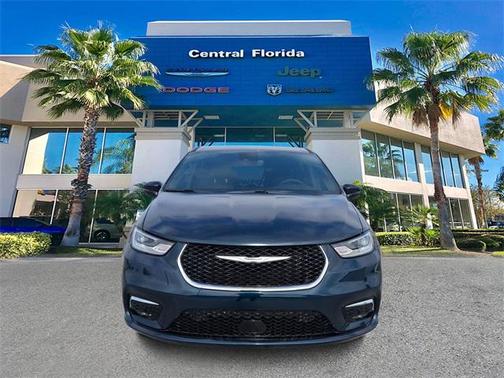 2025 Chrysler Pacifica Hybrid Select