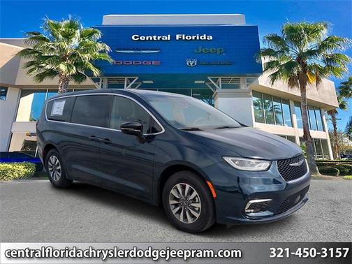 2025 Chrysler Pacifica Hybrid Select