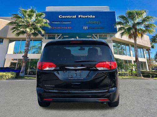 2026 Chrysler Voyager LX