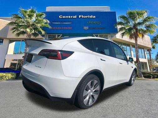 2022 Tesla Model Y Long Range Dual Motor All-Wheel Drive