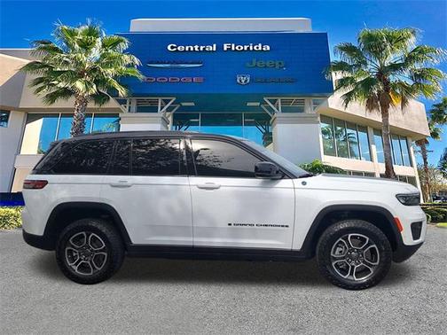 2022 Jeep Grand Cherokee 4xe Trailhawk