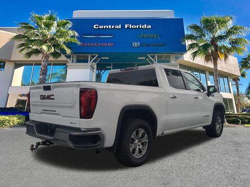 Summit White 2024 GMC Sierra 1500 SLT