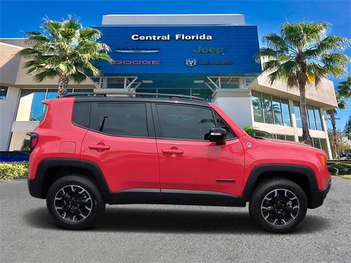 2023 Jeep Renegade Trailhawk