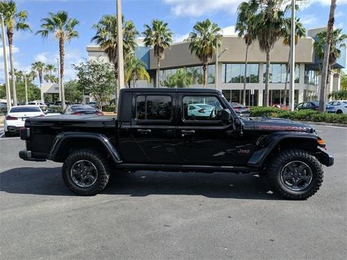 Photo 3 of 34 of 2020 Jeep Gladiator Rubicon