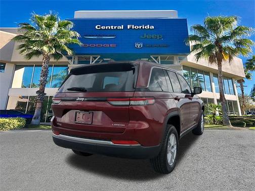 2025 Jeep Grand Cherokee Laredo