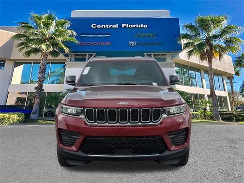2025 Jeep Grand Cherokee Laredo