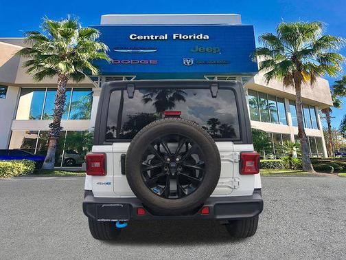 Bright White Clearcoat 2023 Jeep Wrangler 4xe Sahara
