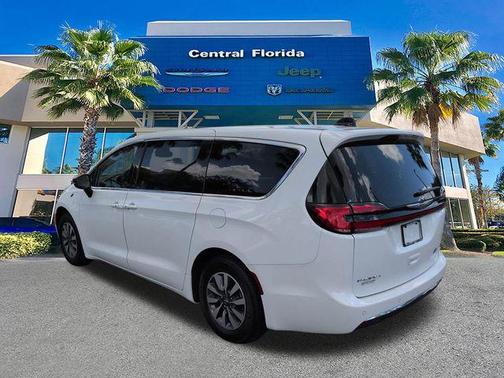 Bright White Clearcoat 2024 Chrysler Pacifica Hybrid Select