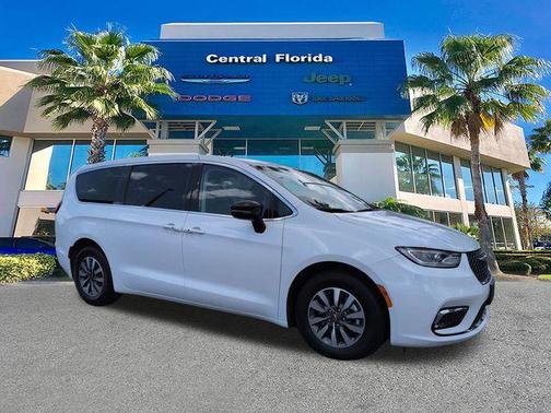 Bright White Clearcoat 2024 Chrysler Pacifica Hybrid Select