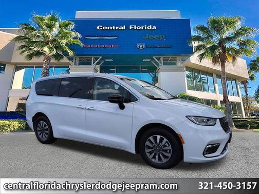 Bright White Clearcoat 2024 Chrysler Pacifica Hybrid Select