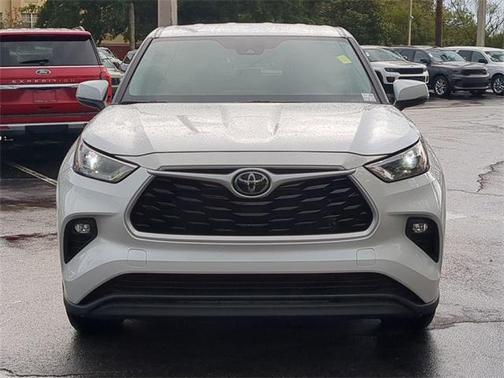 2023 Toyota Highlander LE