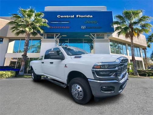 2025 RAM 3500 Tradesman Crew Cab 4x4 8' Box