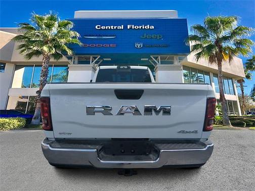 2025 RAM 3500 Tradesman Crew Cab 4x4 8' Box