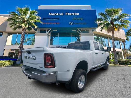 2025 RAM 3500 Tradesman Crew Cab 4x4 8' Box
