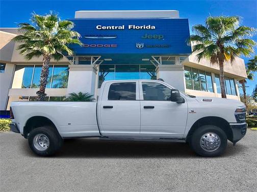 2025 RAM 3500 Tradesman Crew Cab 4x4 8' Box