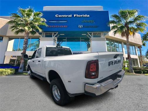 2025 RAM 3500 Tradesman Crew Cab 4x4 8' Box