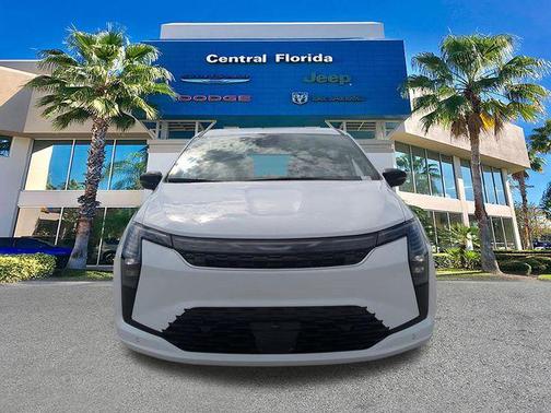 White 2027 Chrysler Pacifica Limited