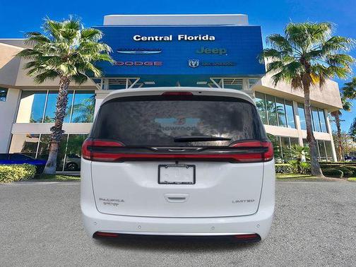White 2027 Chrysler Pacifica Limited