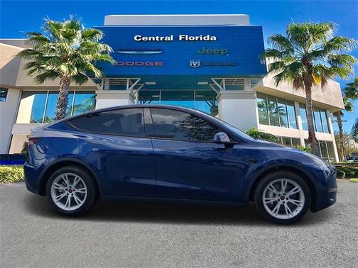 2022 Tesla Model Y Long Range Dual Motor All-Wheel Drive